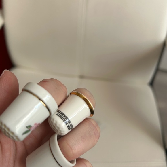 4/$50 Thumb sewing thimbles ceramic set of three, Royal family 🪡 - Picture 4 of 6